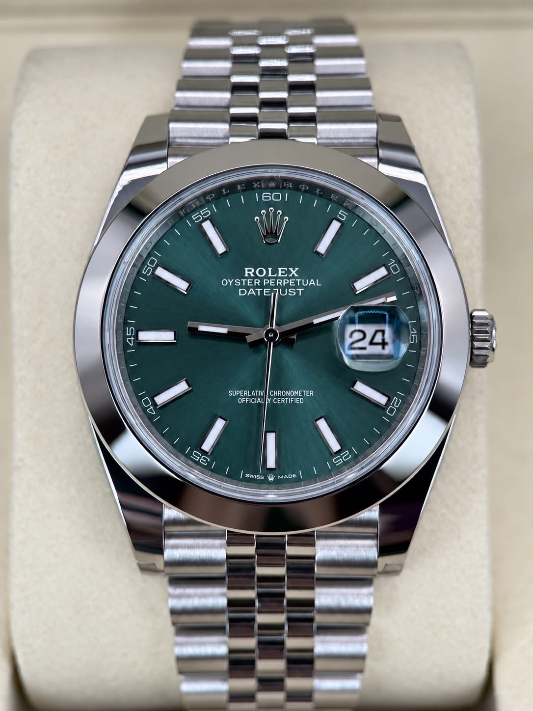 Rolex Date Just 41mm - Mint Green- Jubilee Bracelet