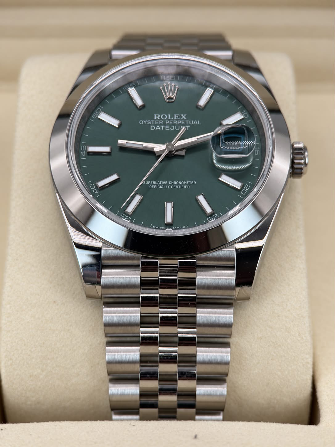 Rolex Date Just 41mm - Mint Green- Jubilee Bracelet