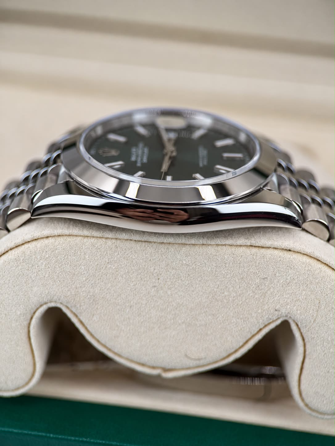 Rolex Date Just 41mm - Mint Green- Jubilee Bracelet
