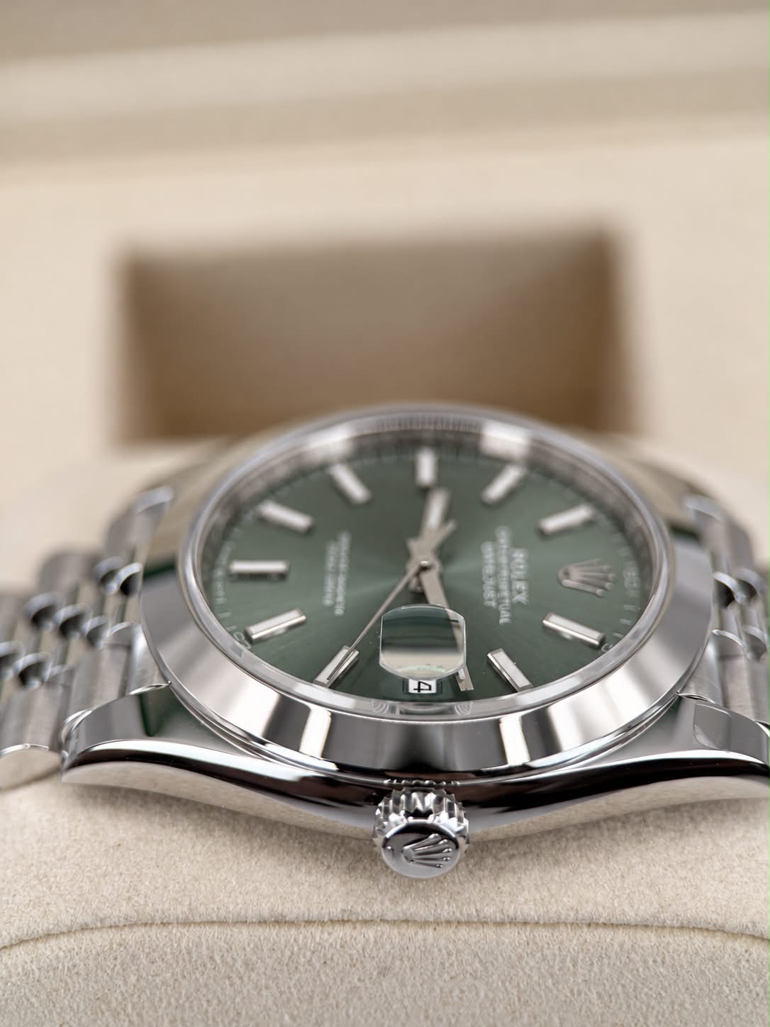 Rolex Date Just 41mm - Mint Green- Jubilee Bracelet