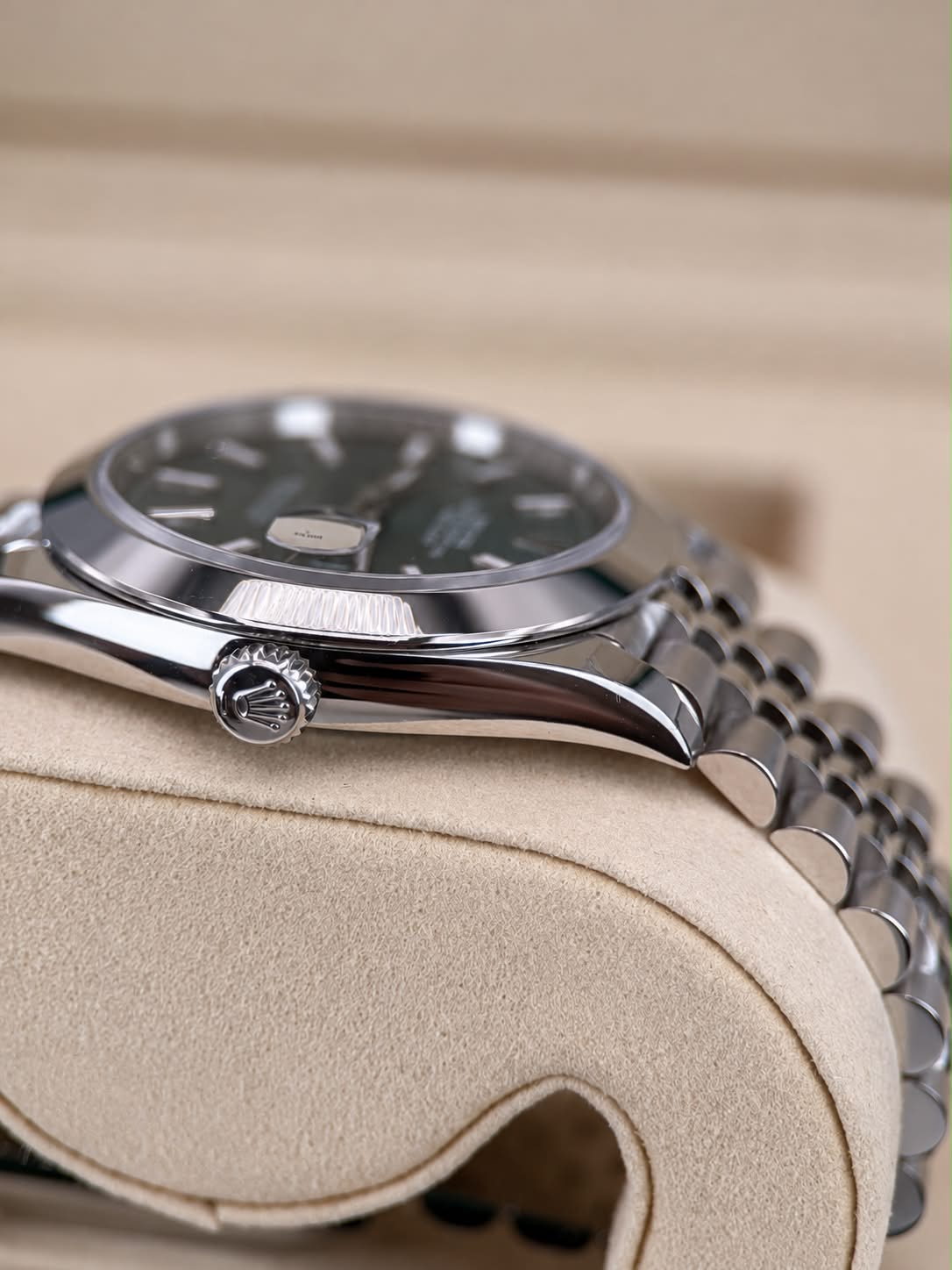 Rolex Date Just 41mm - Mint Green- Jubilee Bracelet